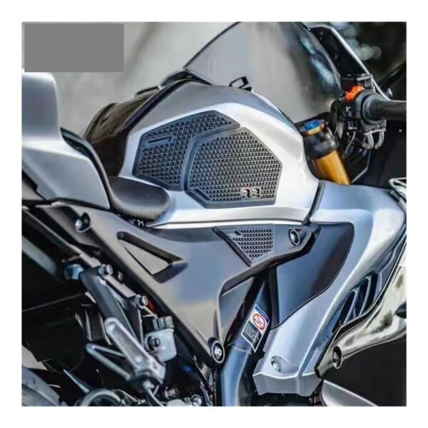 Yamaha R15M, V4 Premium Tank Pad - Image 2